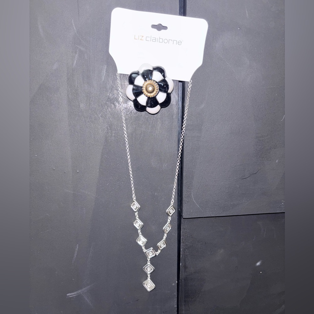 Liz Claiborne Black & White Flower Pendant Silver Drop Necklace